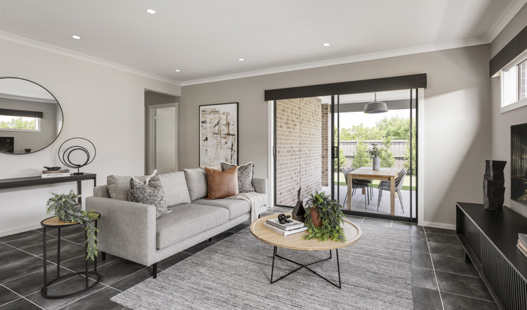 EHBG609419 S TWO.1 Heroes 008