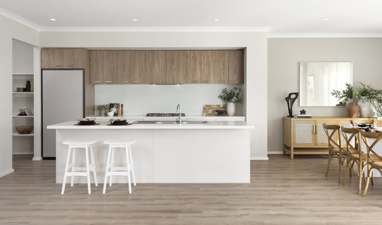 EHBG2389 D Five Heroes 002