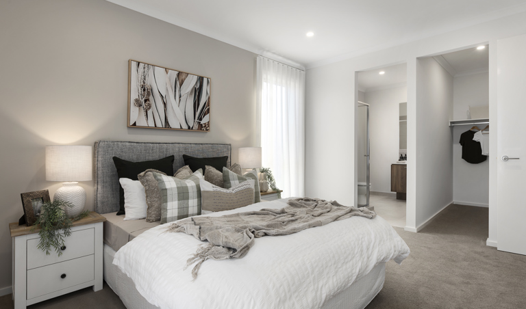 EHBG2734 D Six Heros 118