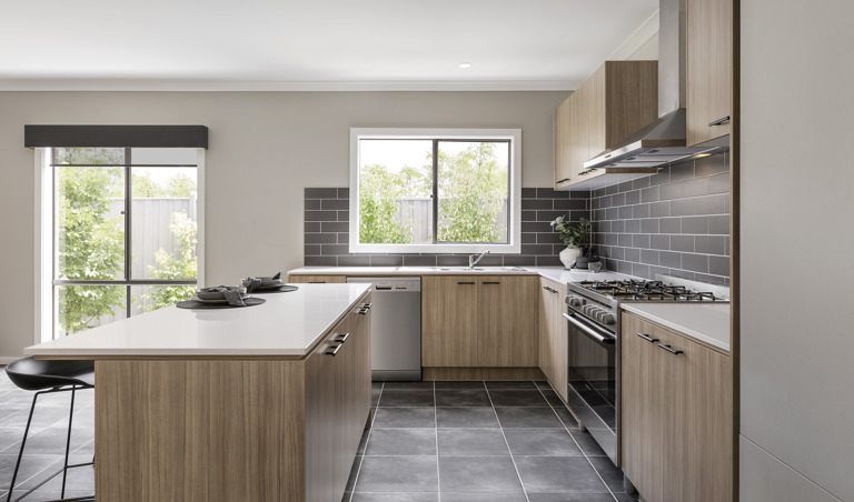 EHBG609419 S TWO.1 Heroes 002