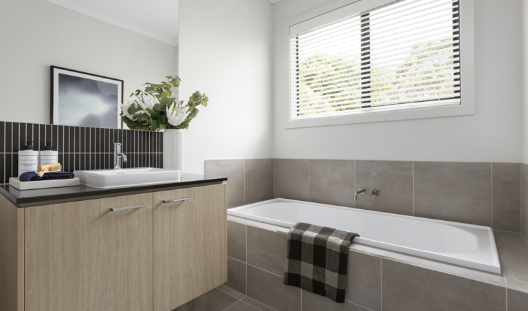 EHBG2390 S Eight Heroes 072