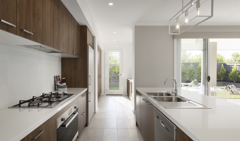 EHBG2734 D Six Heros 073